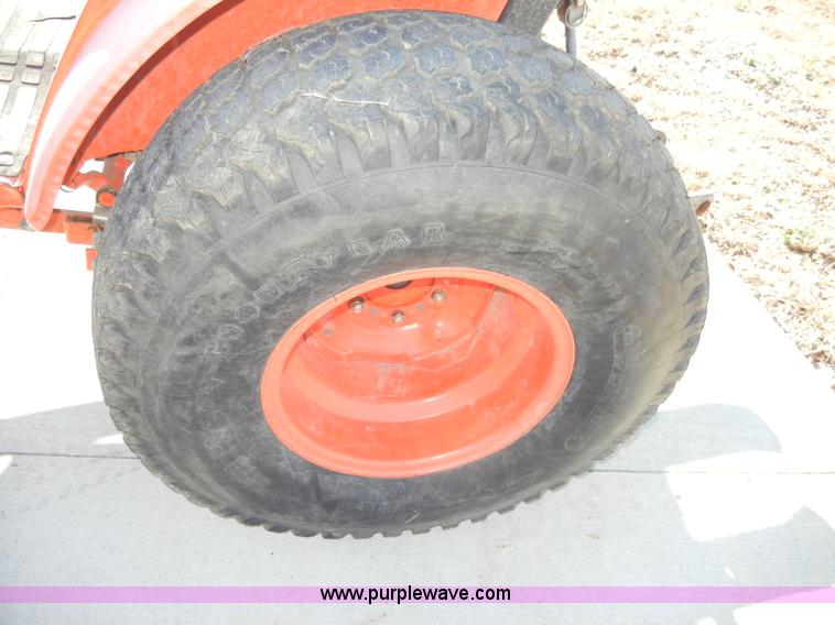 image for item H9172 Kubota B2400 tractor with mower