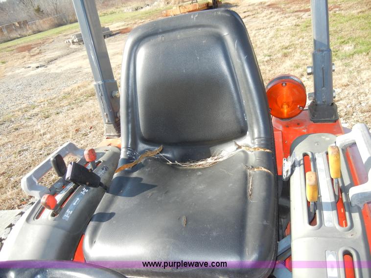 image for item H9172 Kubota B2400 tractor with mower