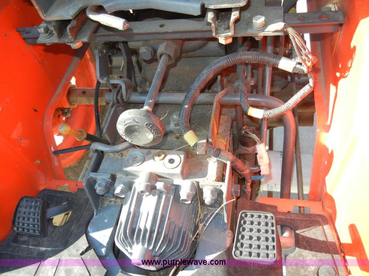 image for item H9172 Kubota B2400 tractor with mower