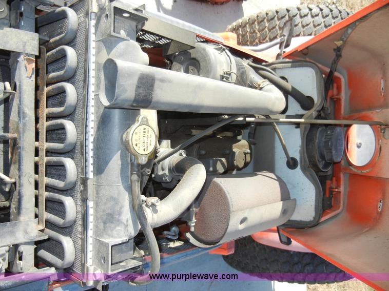 image for item H9172 Kubota B2400 tractor with mower