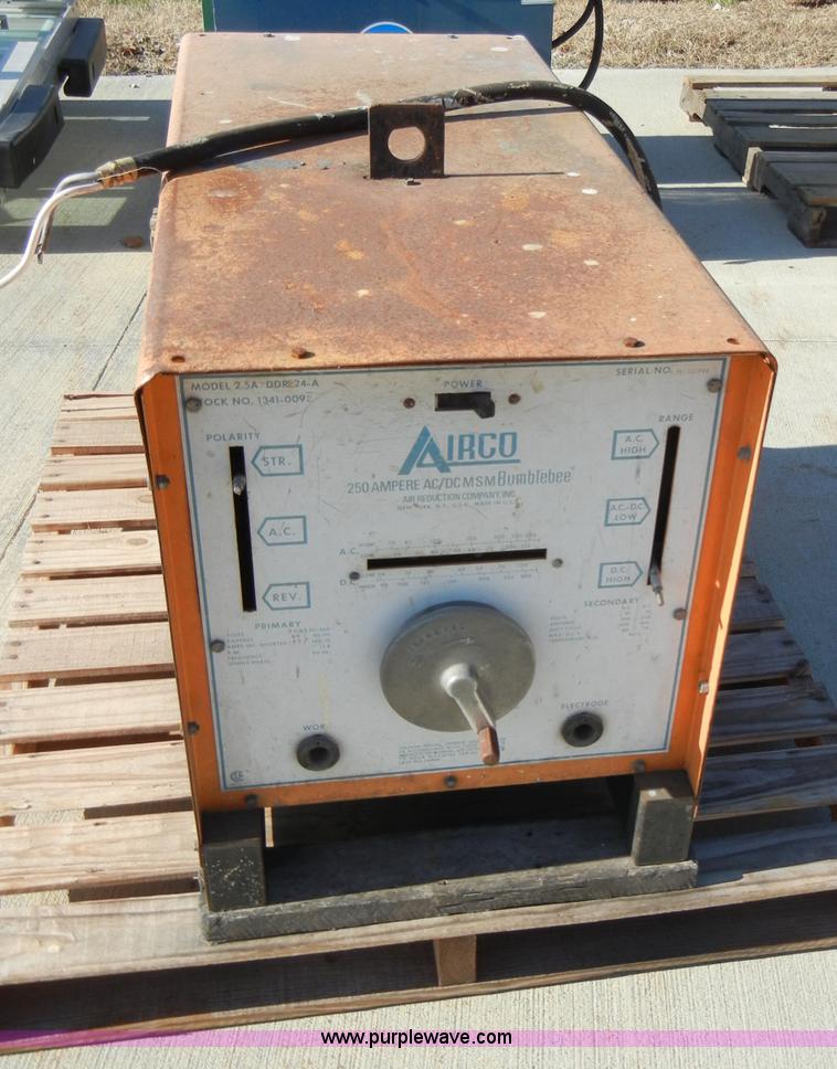 Airco 250 Bumblebee AC/DC welder in Bonner Springs, KS Item H9176
