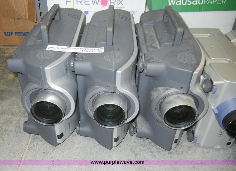 image for item H9223 Assorted electronics