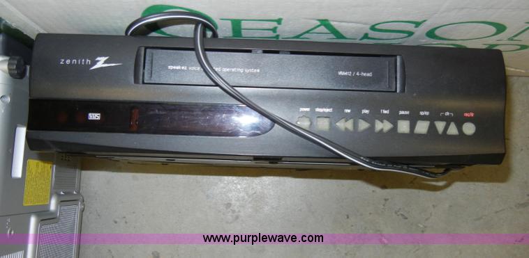 image for item H9223 Assorted electronics