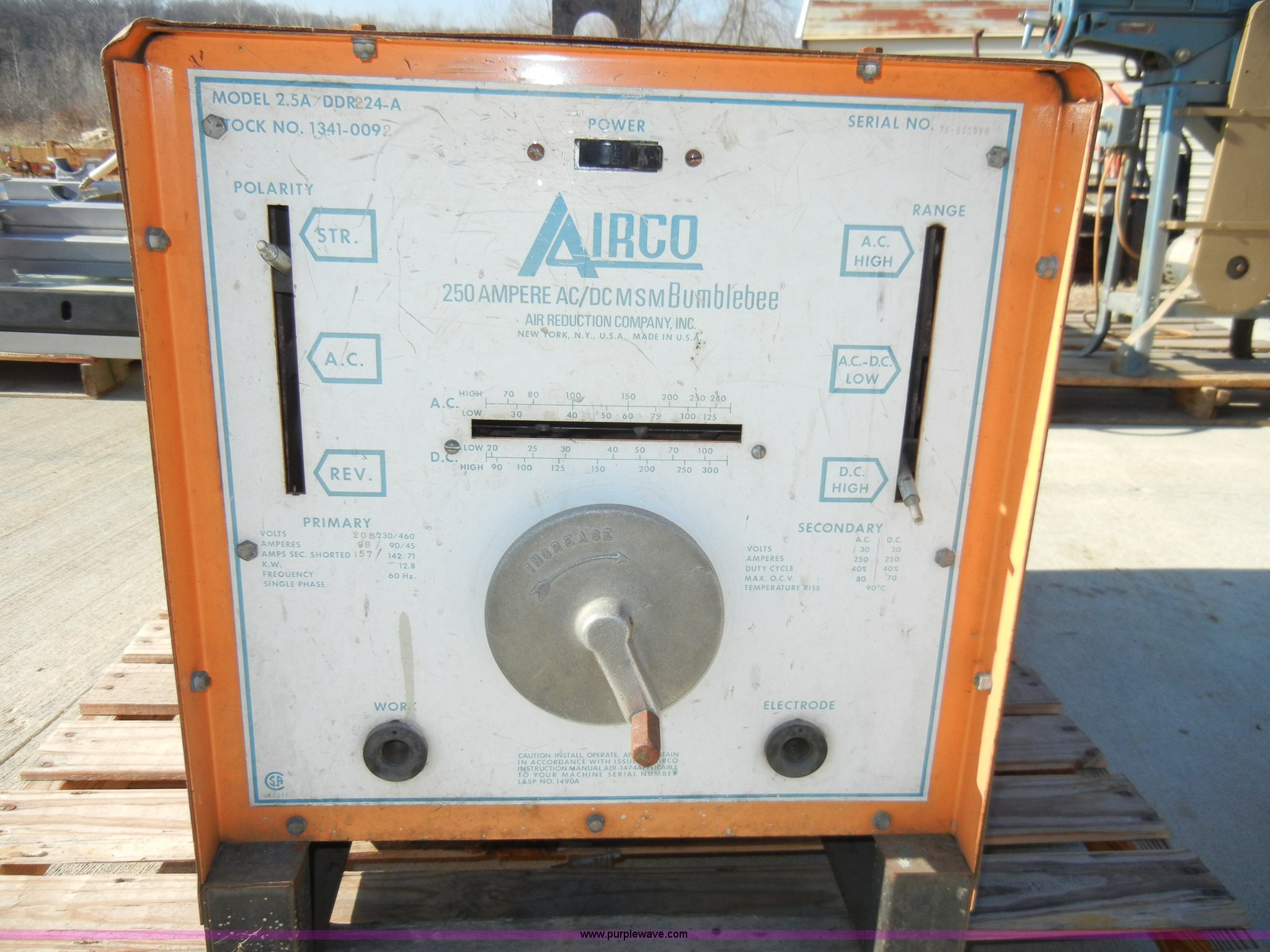 Airco 250 Bumblebee AC/DC welder in Bonner Springs, KS Item H9176