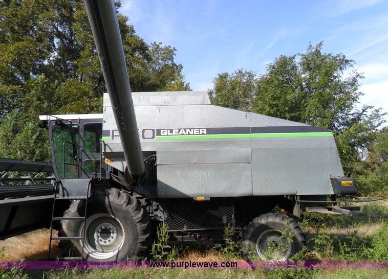 image for item A1726 Gleaner R50 combine