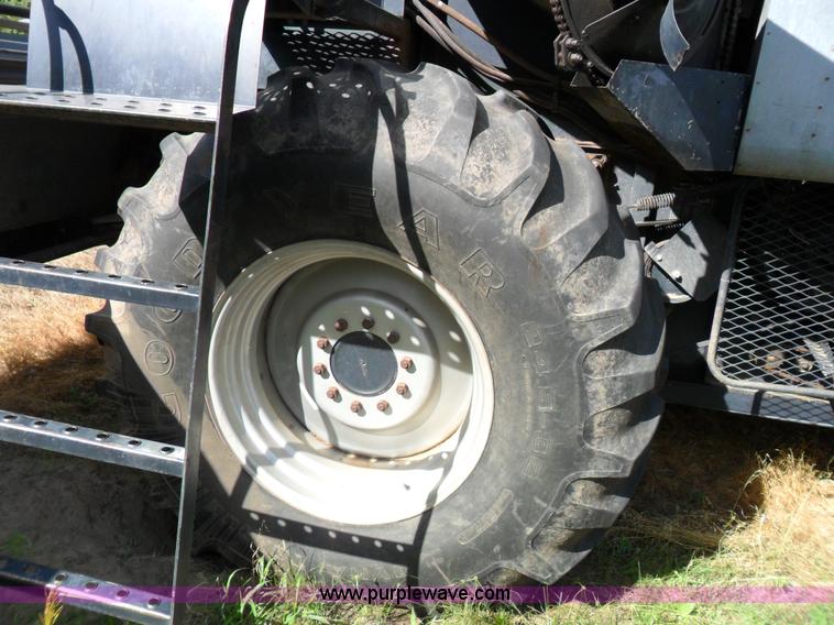 image for item A1726 Gleaner R50 combine