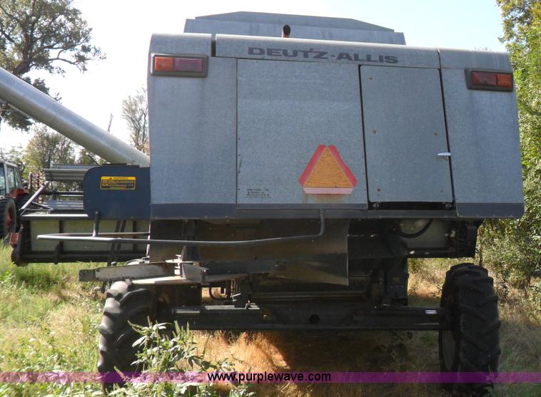 image for item A1726 Gleaner R50 combine