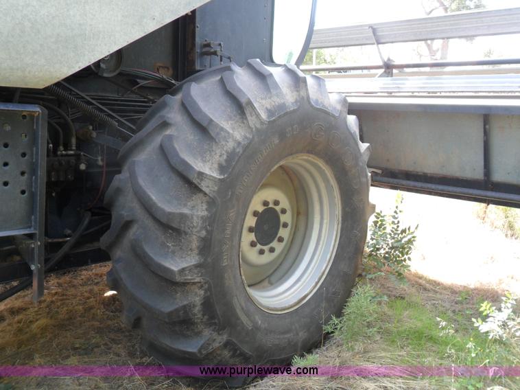 image for item A1726 Gleaner R50 combine
