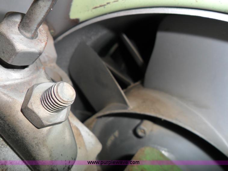 image for item A1726 Gleaner R50 combine