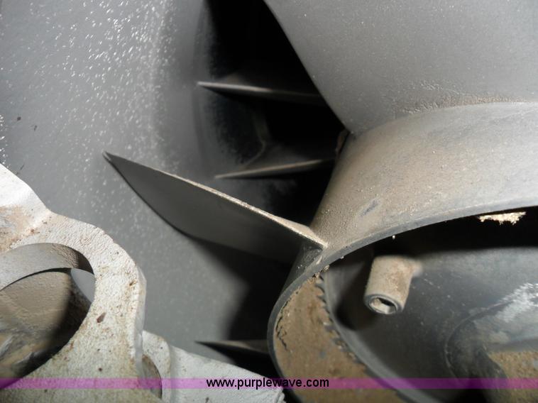 image for item A1726 Gleaner R50 combine