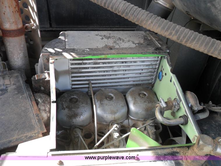 image for item A1726 Gleaner R50 combine