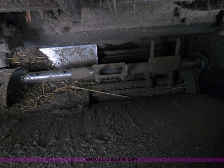 image for item A1726 Gleaner R50 combine