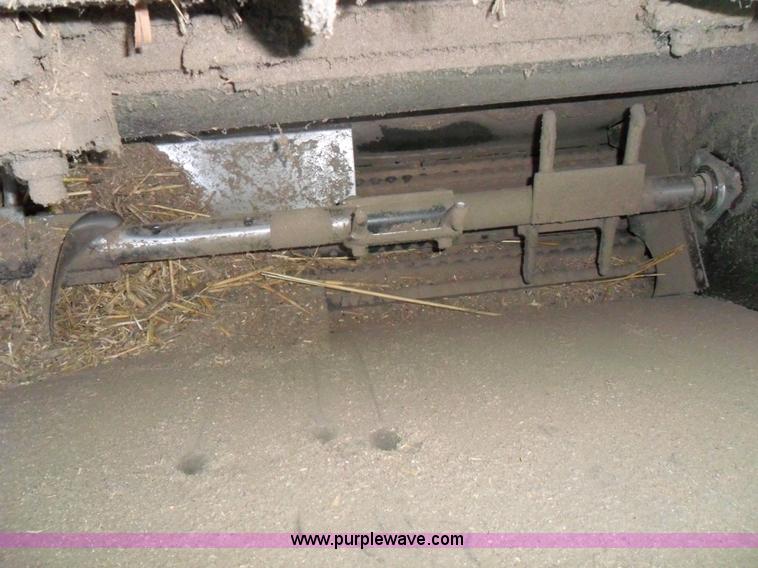 image for item A1726 Gleaner R50 combine