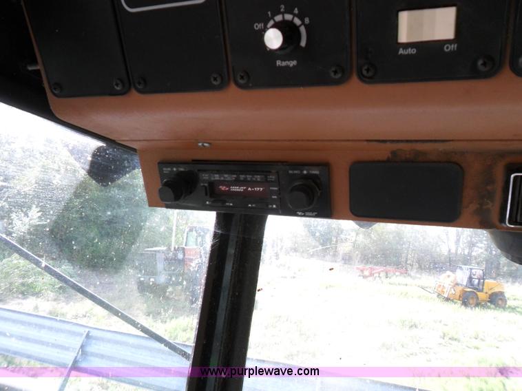 image for item A1726 Gleaner R50 combine