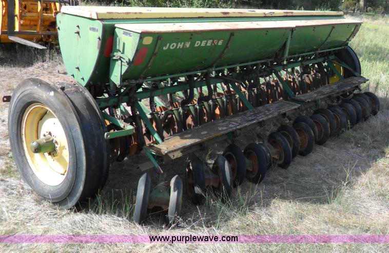 image for item A1733 John Deere 20 hole drill