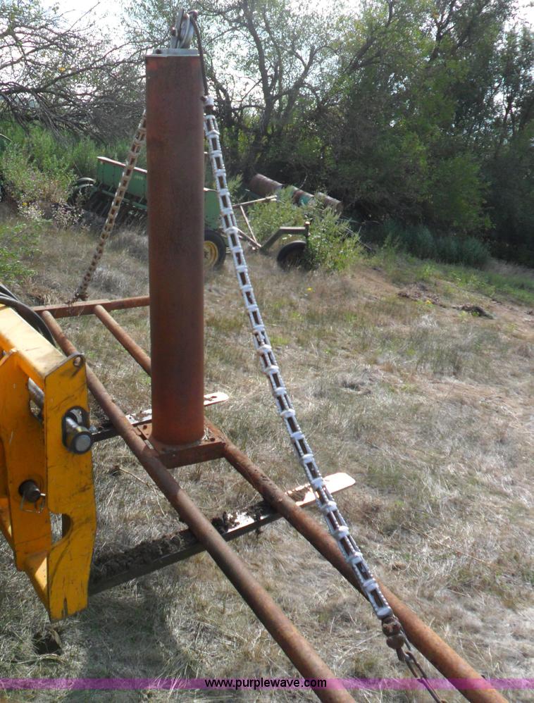 Shop built cow scratcher in Plevna, KS Item A1751 sold Purple Wave