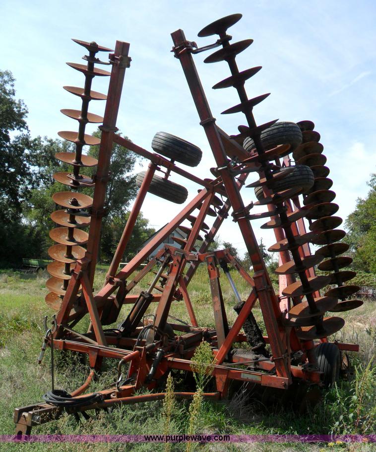 image for item A1753 Massey Ferguson 32' tandem disk