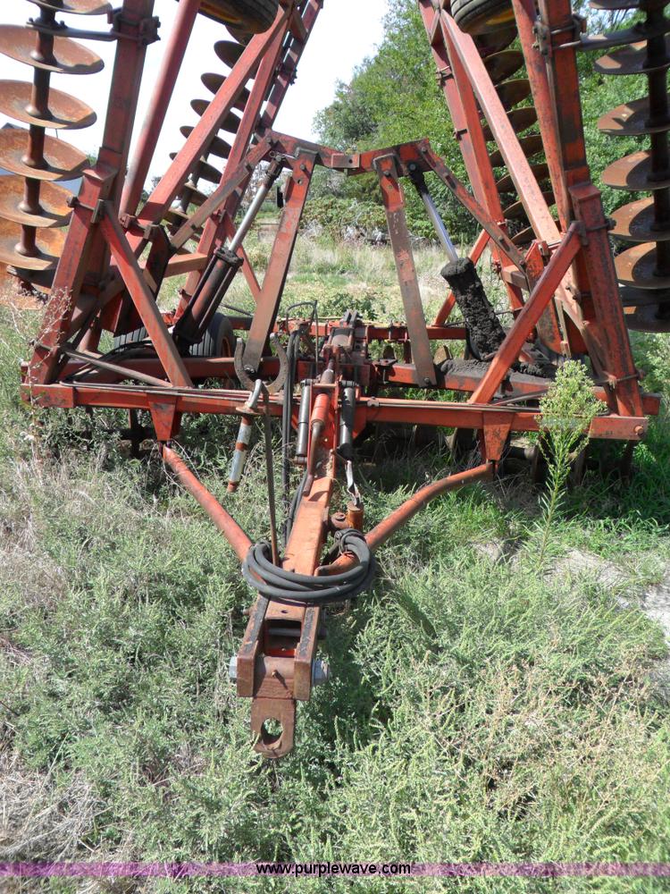 image for item A1753 Massey Ferguson 32' tandem disk