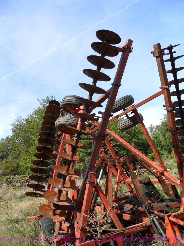 image for item A1753 Massey Ferguson 32' tandem disk
