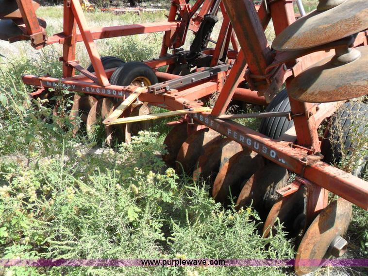 image for item A1753 Massey Ferguson 32' tandem disk