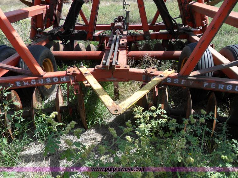 image for item A1753 Massey Ferguson 32' tandem disk