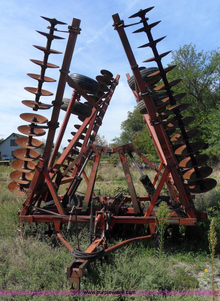 image for item A1753 Massey Ferguson 32' tandem disk