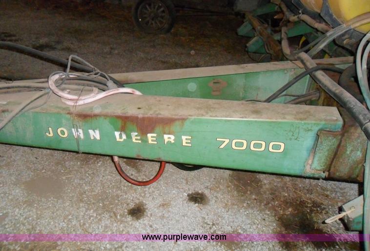 image for item A1757 John Deere 7000 8R30 row planter