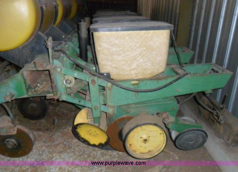 image for item A1757 John Deere 7000 8R30 row planter