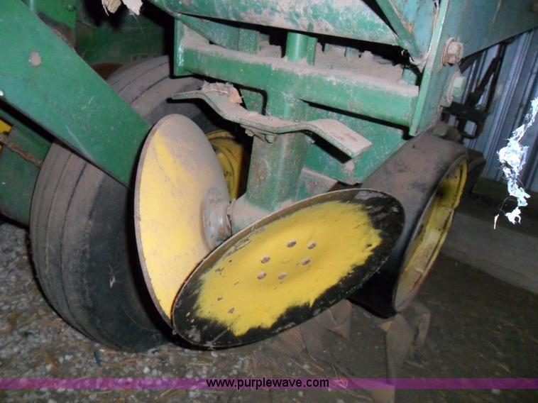 image for item A1757 John Deere 7000 8R30 row planter