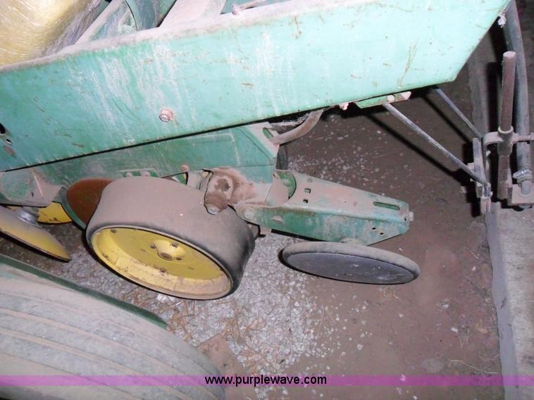 image for item A1757 John Deere 7000 8R30 row planter