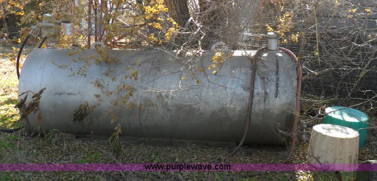 image for item A1758 1,000 gallon fuel tank