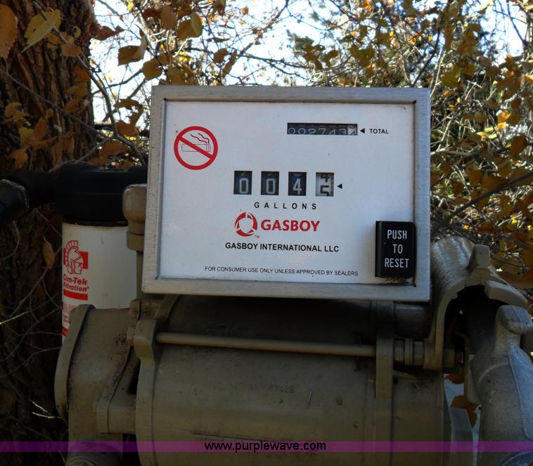 image for item A1758 1,000 gallon fuel tank