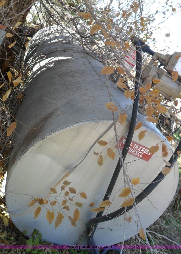 image for item A1758 1,000 gallon fuel tank