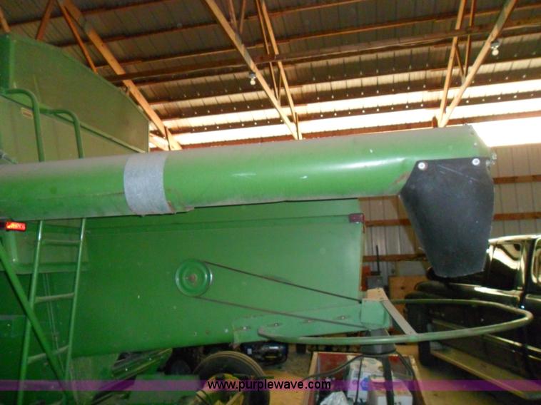 image for item A1764 John Deere 4400 combine