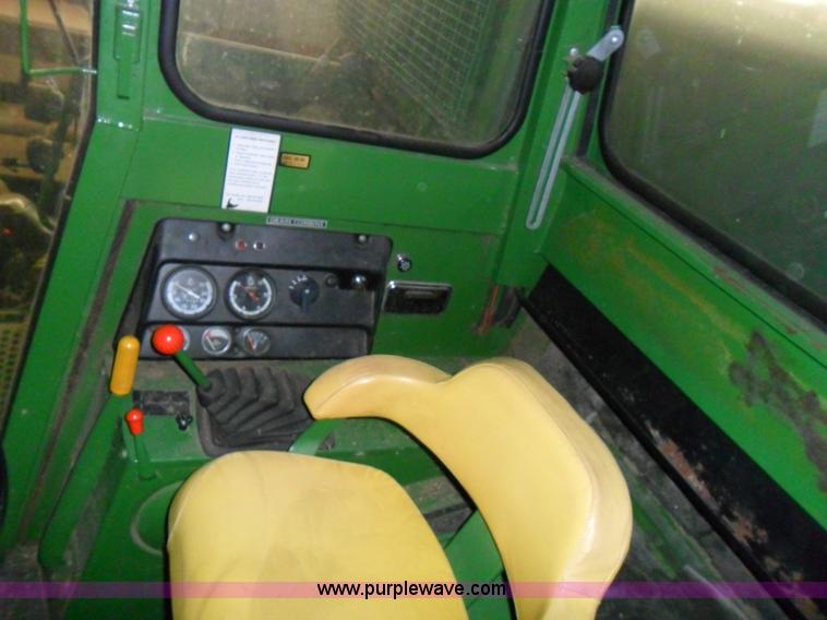 image for item A1764 John Deere 4400 combine