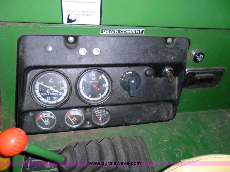 image for item A1764 John Deere 4400 combine