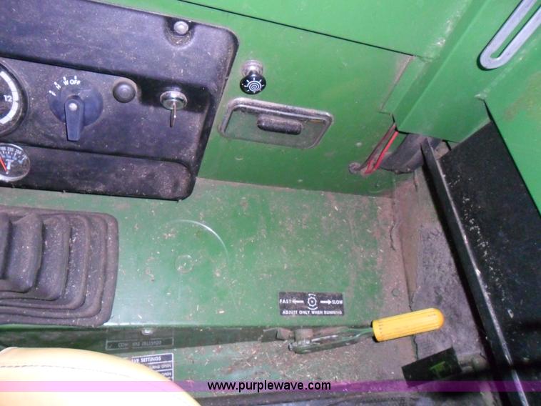 image for item A1764 John Deere 4400 combine