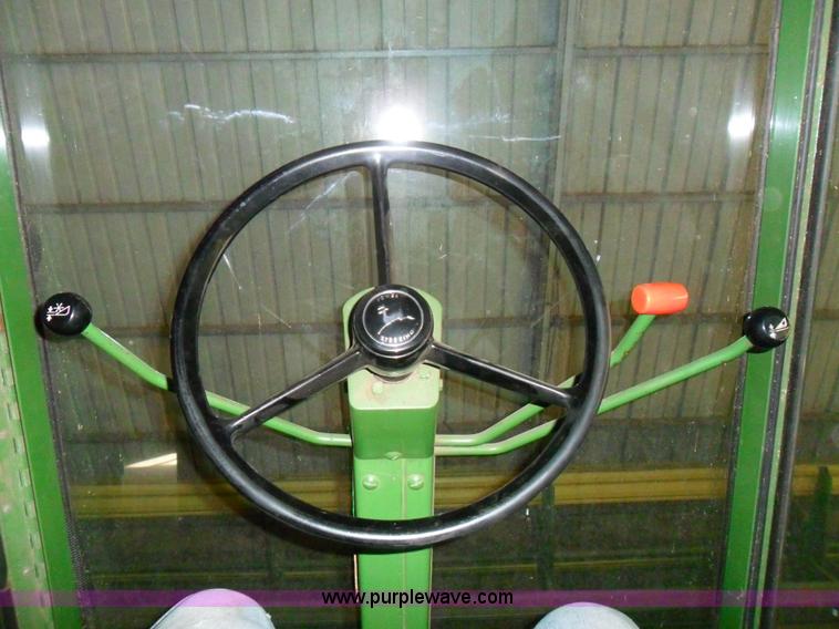 image for item A1764 John Deere 4400 combine