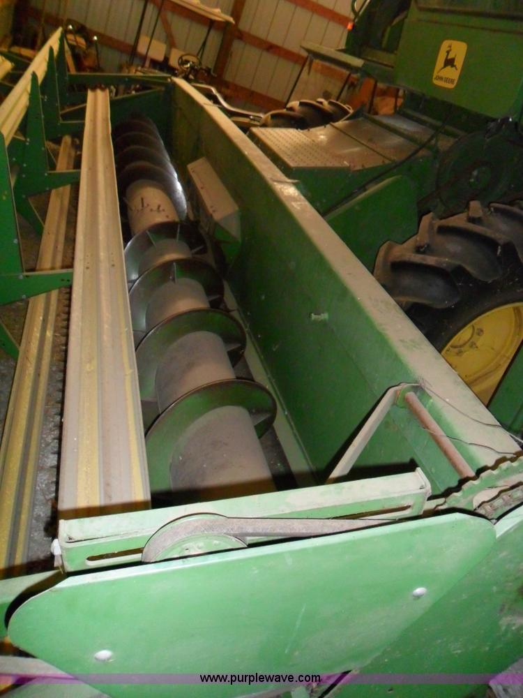 image for item A1764 John Deere 4400 combine