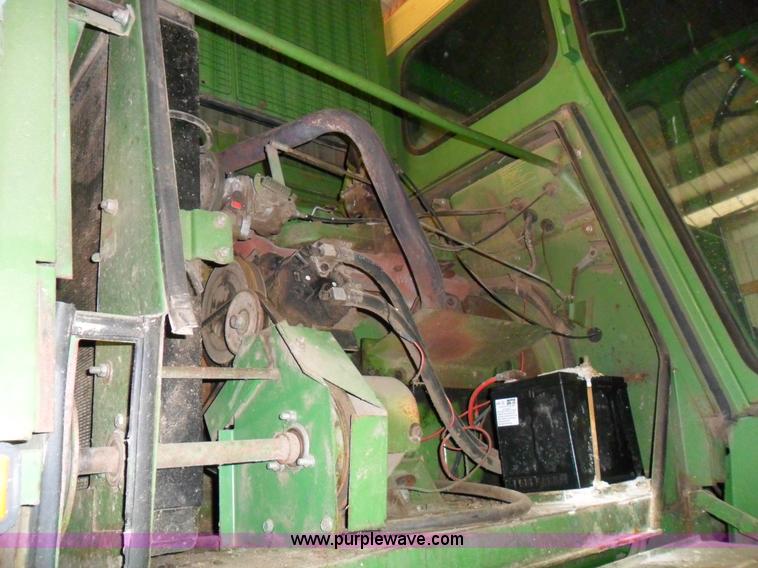 image for item A1764 John Deere 4400 combine