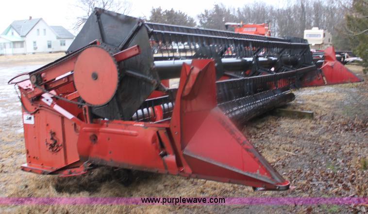 image for item B8760 International Harvester 8020-225 22' flex head
