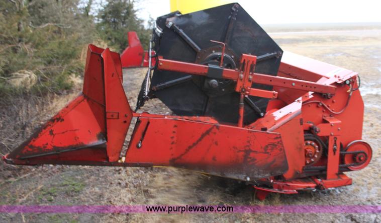 image for item B8760 International Harvester 8020-225 22' flex head