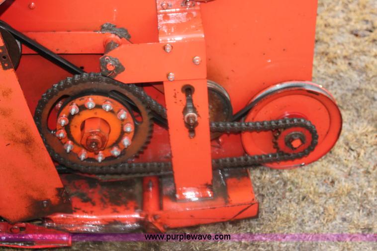 image for item B8760 International Harvester 8020-225 22' flex head