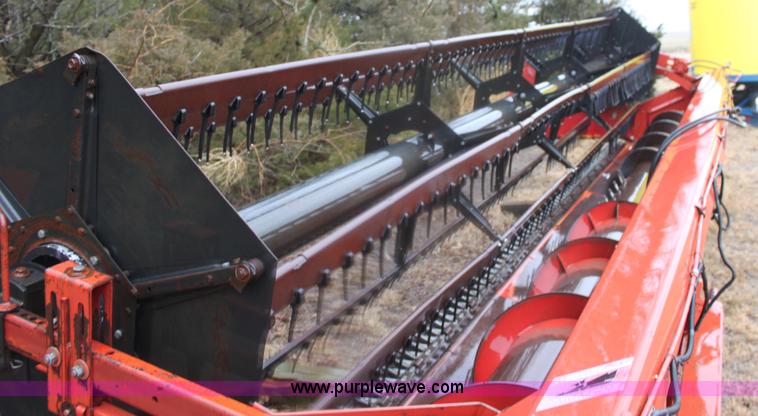 image for item B8760 International Harvester 8020-225 22' flex head