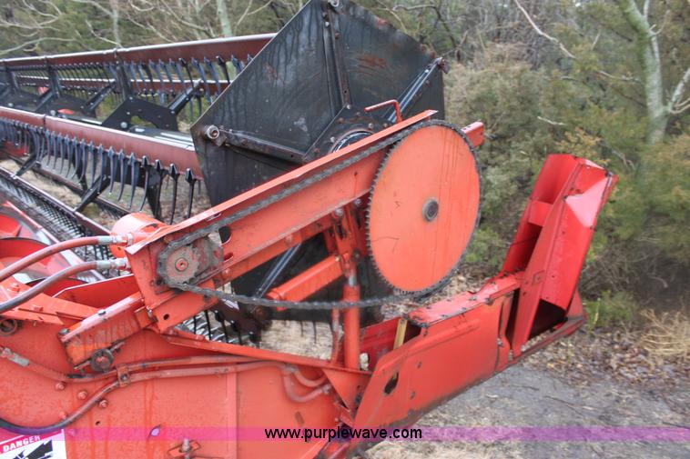 image for item B8760 International Harvester 8020-225 22' flex head