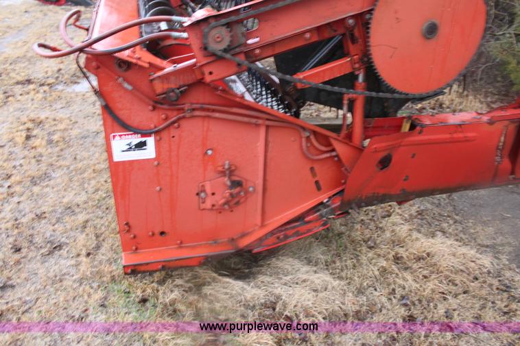 image for item B8760 International Harvester 8020-225 22' flex head