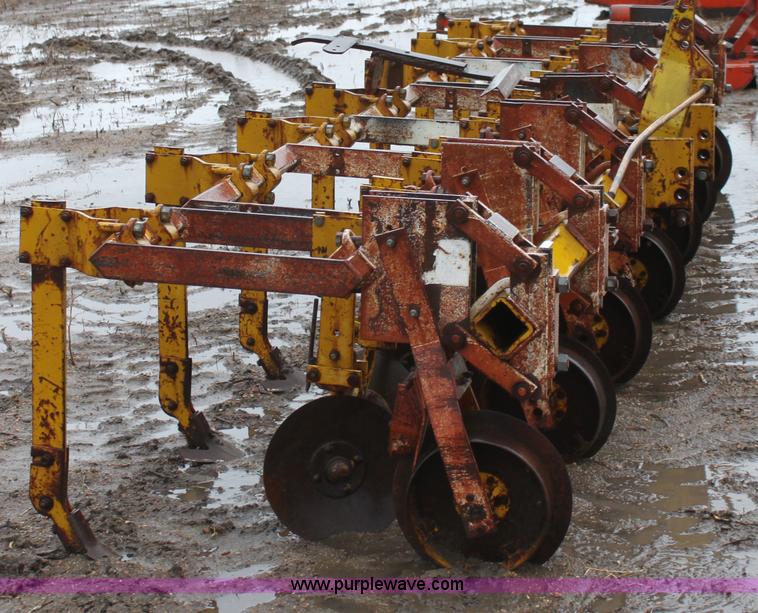 image for item B8764 Buffalo 4600-6 field cultivator