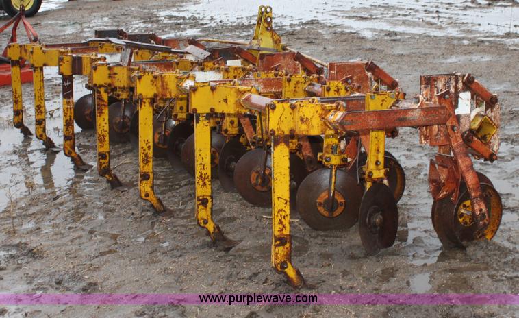 image for item B8764 Buffalo 4600-6 field cultivator
