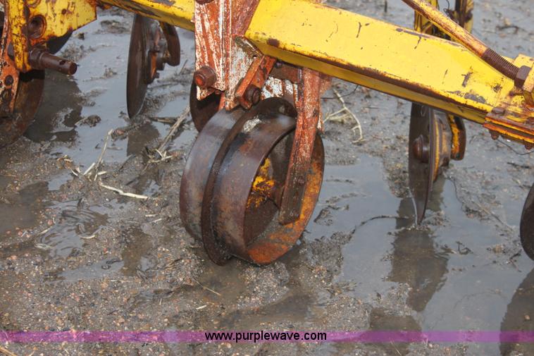 image for item B8764 Buffalo 4600-6 field cultivator