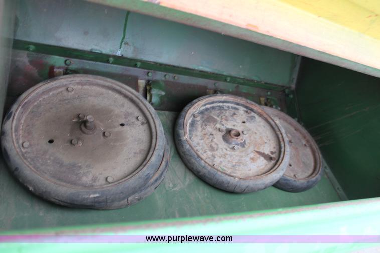 image for item B8768 John Deere 8300 double grain drill